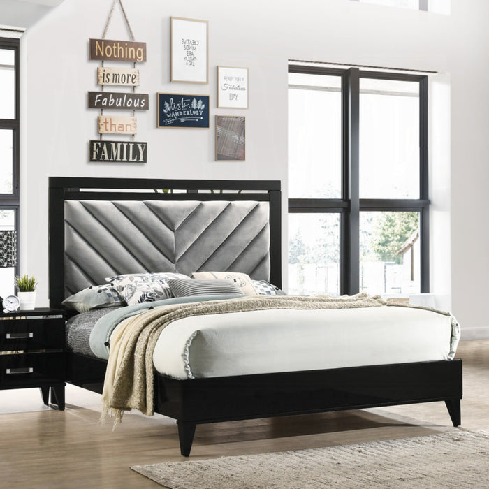 ACME Chelsie Queen Bed